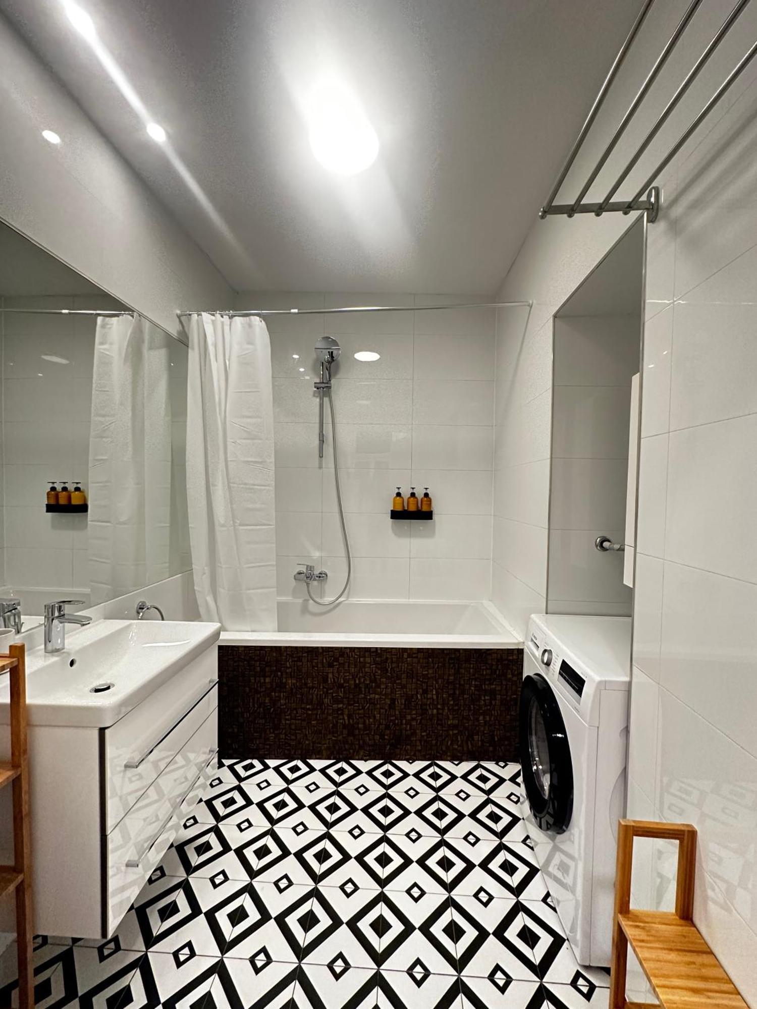 Luxury 3 Bedroom Apartment Near Schoenbrunn Palace Vienna Exterior photo
